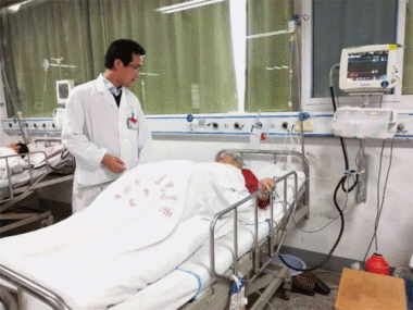 身披“铠甲”戰病魔，一腔熱血換真“心”——專訪金年会体育總院心内科副主任汪蛟龍