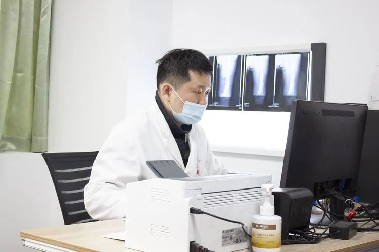 運動醫學以人為本 鏡轉乾坤完璧歸趙——記廣濟骨科主任王懷波