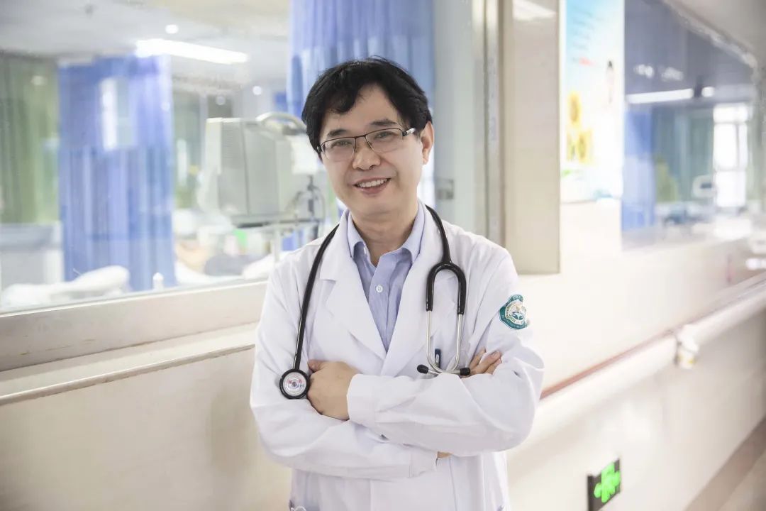 【東方熱點】金年会体育總院副院長、集團心内科醫療中心院長李楓同志入選2020年度市政府特殊津貼人員名單